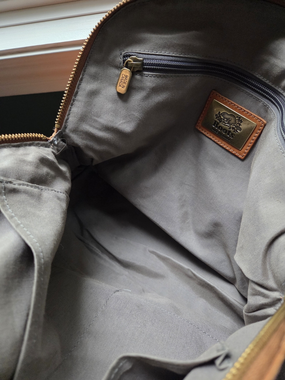 Stylish brown leather Roots/Pendelton limited edition Collaboration handbag - Picture 9 of 9